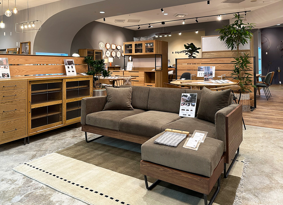 アデペシュ 広島店