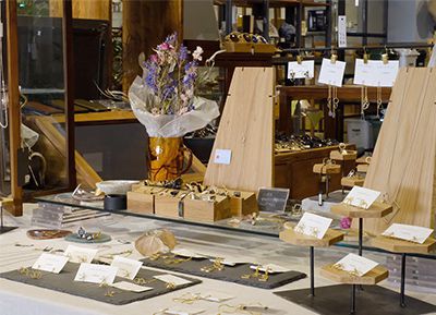 アデペシュ 長久手店