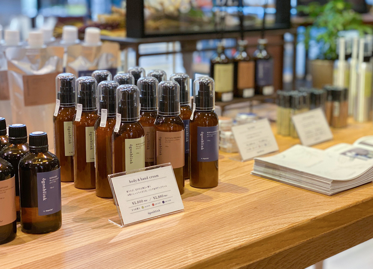 アデペシュ ららぽーと堺店 ラグ じゅうたん カーペット