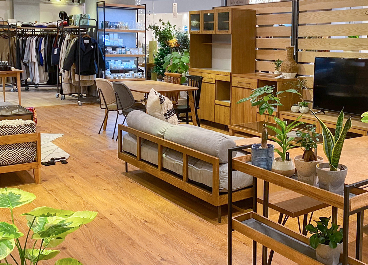 アデペシュ ららぽーと堺店 テーブル チェア スツールテーブル チェア ベンチ キッチンボード カウンターボード 時計 ミラー