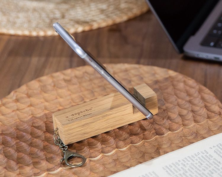 adepeche(アデペシュ)海老名店オープンイベント限定ノベルティ スマホスタンド